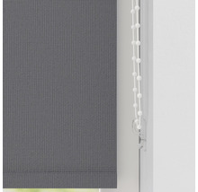 Store enrouleur gris avec chaînette de commande pour la décoration de fenêtre
