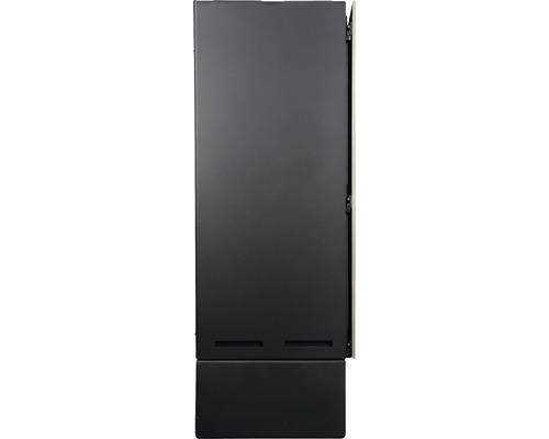 Armoire avec porte ouverte sur le côté