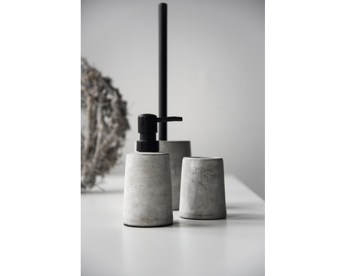Ensemble de salle de bains en béton avec distributeur de savon, gobelet et support papier toilette