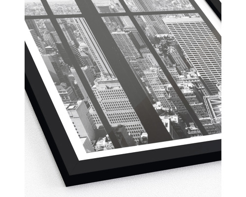 Photo encadrée en noir et blanc d''une vue urbaine