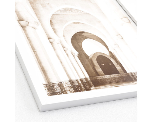 Gerahmtes Bild mit Architekturmotiv und Säulen