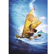 Szene aus dem Film Vaiana mit Vaiana, Maui und einem Schwein auf einem Segelboot, das auf einer Welle reitet.