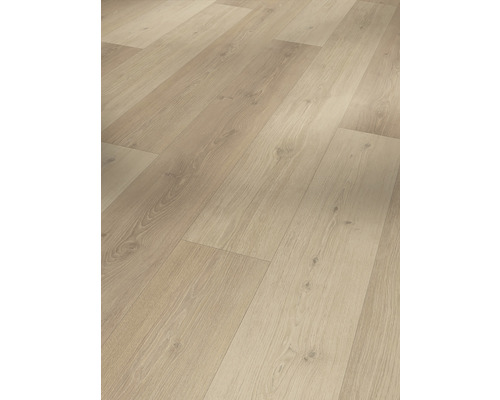 Holzstrukturierter Laminatboden