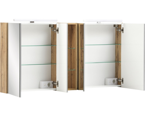 Armoire de toilette ouverte avec étagères en verre et éclairage