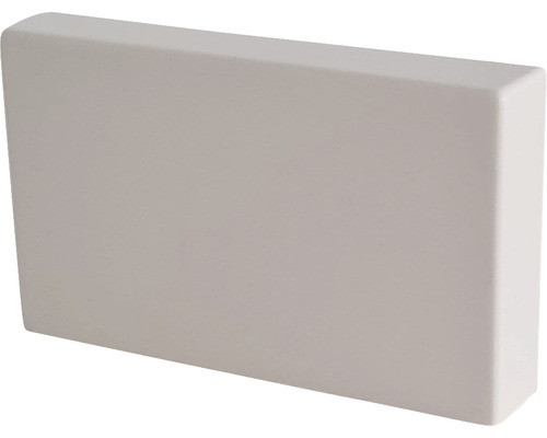 Cache pour tuyaux de chauffage en plastique