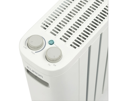 Gros plan d''un radiateur avec réglage de la température et interrupteur marche/arrêt.