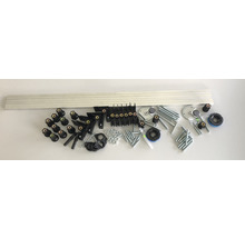 Composants pour le montage de panneaux solaires, comprenant rails, vis et raccords d''angle