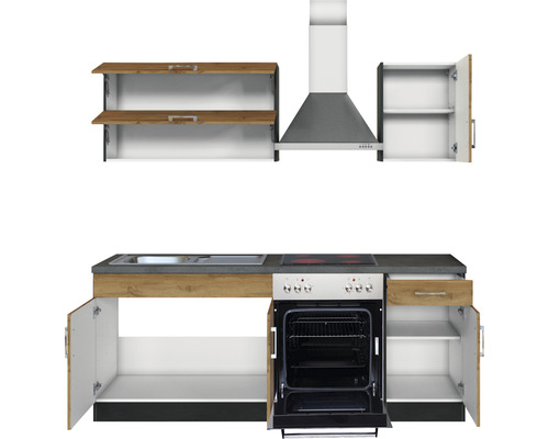 Küchenzeile mit Spüle, Herd, Backofen und Dunstabzugshaube