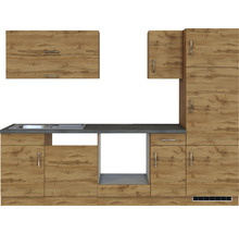 Küchenzeile mit Spüle und Holzoptik