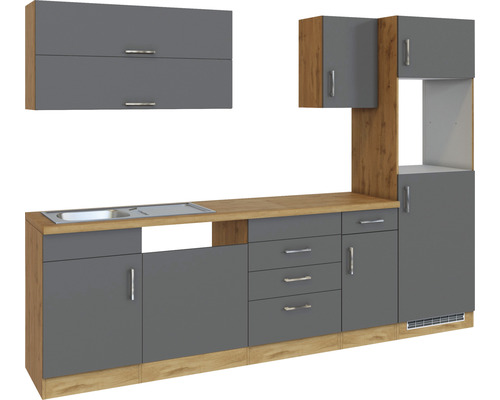 Einrichtung einer Küchenzeile mit Spüle, Unterschränken, Schubladen und Hängeschränken