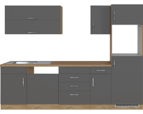 Küchenzeile mit Spüle und Schränken