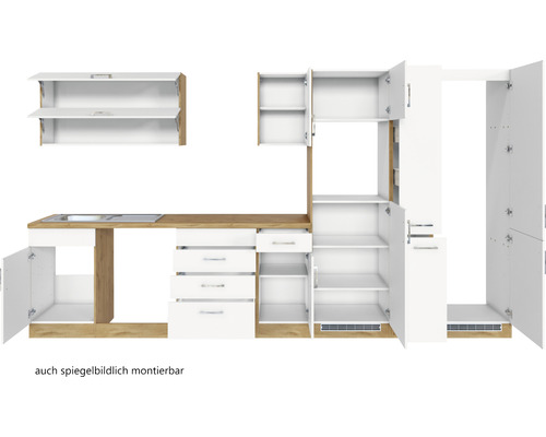 Küchenzeile mit Spüle, Schränken und Schubladen in heller Holzoptik