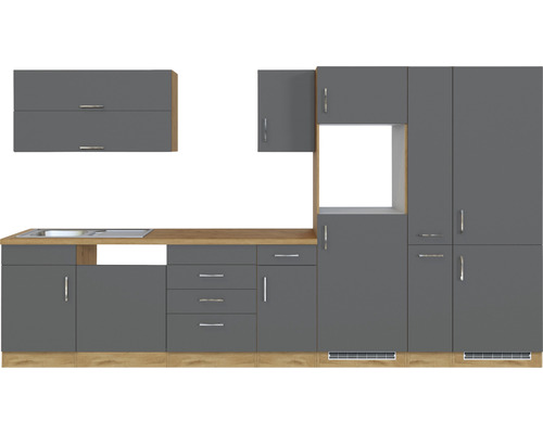 Küchenzeile mit Spüle, Schubladen und Schränken