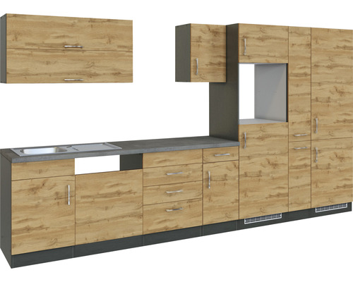 Küchenzeile mit Spüle, Unterschränken und Hängeschränken in Holzoptik