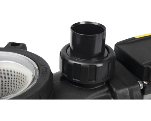 Detail einer Poolpumpe mit Anschlussstück