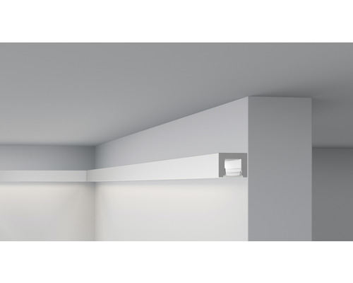 Coin de pièce avec éclairage indirect par bande LED