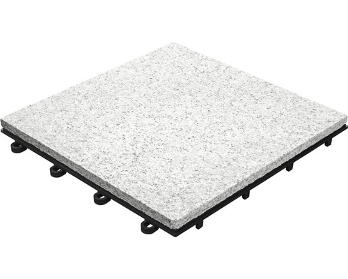Quadratische Terrassenfliese aus Stein mit Kunststoffunterkonstruktion