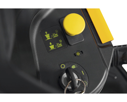 Bedienfeld einer Maschine mit Schaltern und Zündschloss