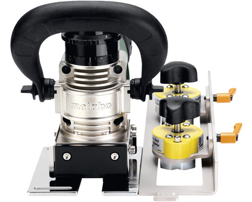 Metabo Logo. Oberfräse mit Zubehör für Holzarbeiten.