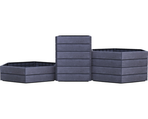 Trois bacs à plantes en bois de différentes tailles