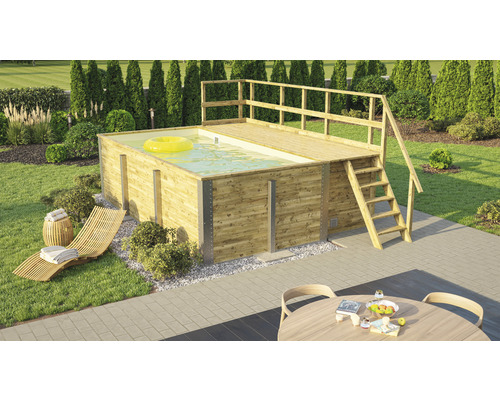 Piscine en bois avec plateforme, échelle et bouée jaune dans le jardin