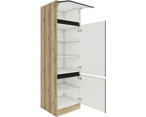 Offener Küchenschrank mit Regalen und Holzstruktur