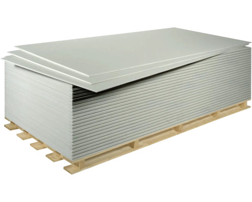 Stapel Gipskartonplatten auf Holzpalette