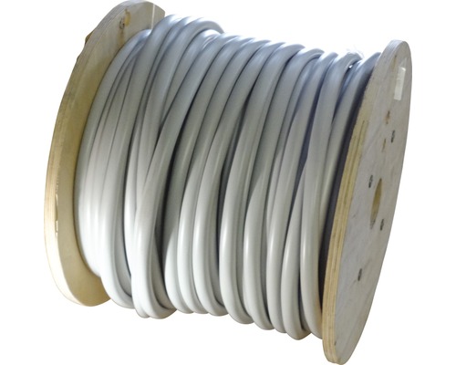 Graues Elektrokabel auf einer Holzspule