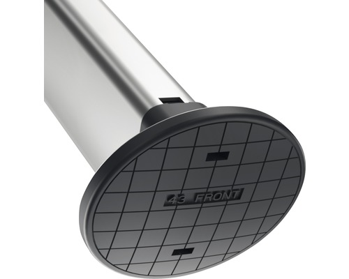 Detailansicht einer silberfarbenen Stange mit schwarzem Fuß