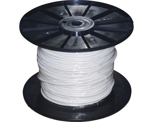 Weisse Elektroleitung auf einer Spule zur Elektroinstallation