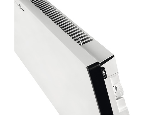 Vue détaillée d''un radiateur blanc avec thermostat