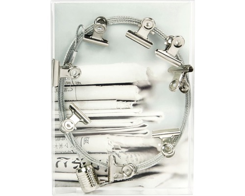 Bilderrahmen mit Klemmen an einer Kordel