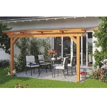 Pergola en bois avec table et chaises dans le jardin