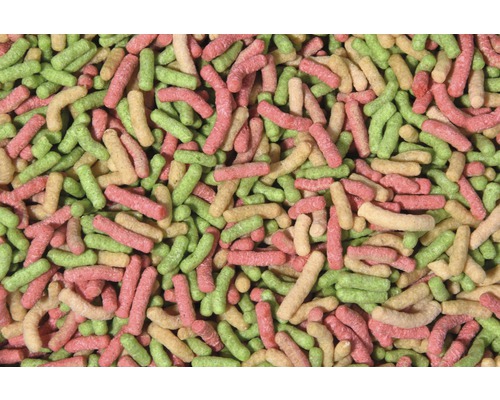 Nahaufnahme von Fischfuttergranulat