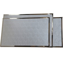 Drei silberfarbene Magnettafeln mit Metallrahmen