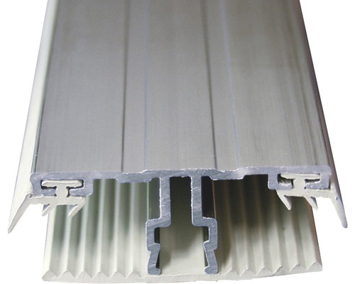 Profilé de recouvrement Gutta en alu avec barre en caoutchouc souple pour plaques alvéolaires de 16 mm L = 2000 mm Profilé de recouvrement Gutta en alu avec barre en caoutchouc souple pour plaques alvéolaires de 16 mm L = 2000 mm