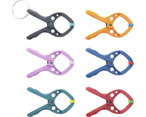 Assortiment de pinces en plastique de différentes couleurs