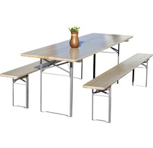 Biertischgarnitur mit Holztischplatte und zwei Holzbänken mit Metallgestell