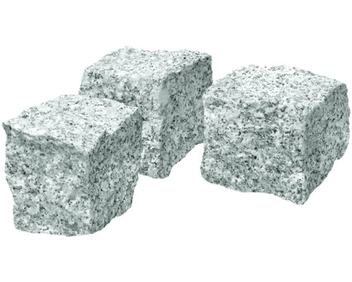 Trois pavés en granit