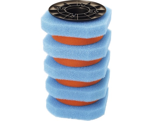 Gestapelte Teichfilter mit Filterschwämmen und Halterung