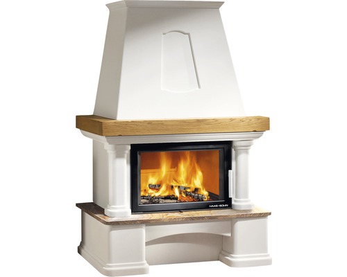 Kamin mit Glasfront, Holz und Steindekor