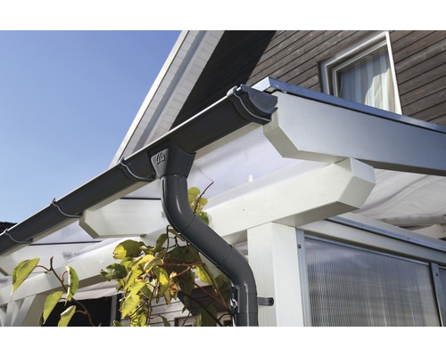 Skanholz Regenrinne Komplett-Set 434 cm anthrazit Dachrinnensystem aus Kunststoff an einem Gebäude