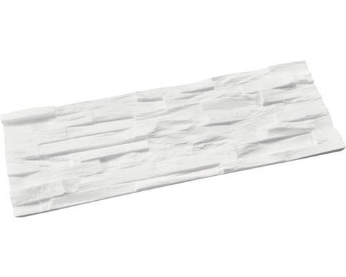 Weiße Steinverblendung zur Wandgestaltung