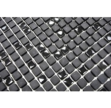 Quadratische Mosaikfliesen aus Stein und Glas