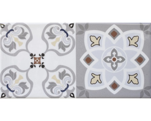 Dekorfliese mit floralem Muster