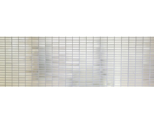 Helle, rechteckige Wandfliesen