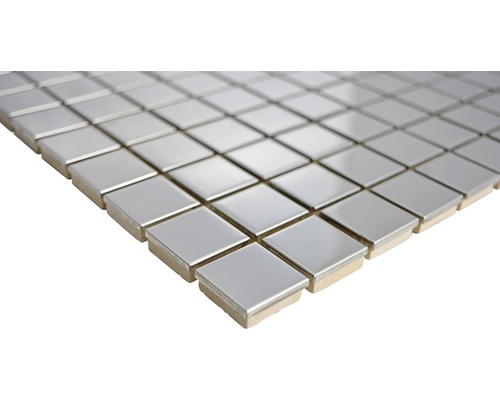 Quadratische Mosaikfliesen aus Metall
