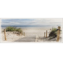 Strandmotiv auf Holz, das eine ruhige Szene mit einem Holzsteg, der zum Meer führt, zeigt