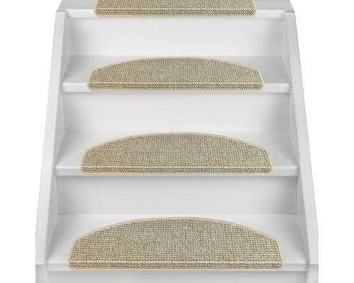 Escalier avec tapis de marche en sisal