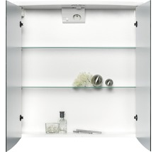 Armoire de toilette ouverte avec étagères en verre et prise
